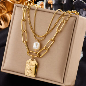 Fashion Jewelry Layered Face Portrait Chain Choker Necklace For Women Elegant Pearls Pendant Necklace Jewelry